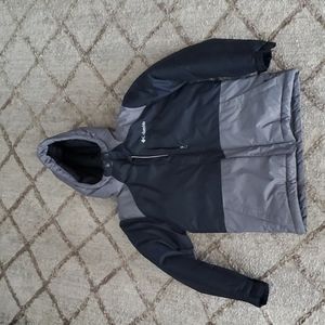 Boys Columbia winter coat. Size (S) 8 black and gray